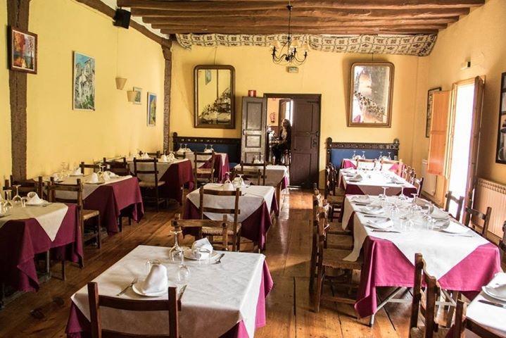 Casa Rural Restaurante Casino Munilla Eksteriør billede